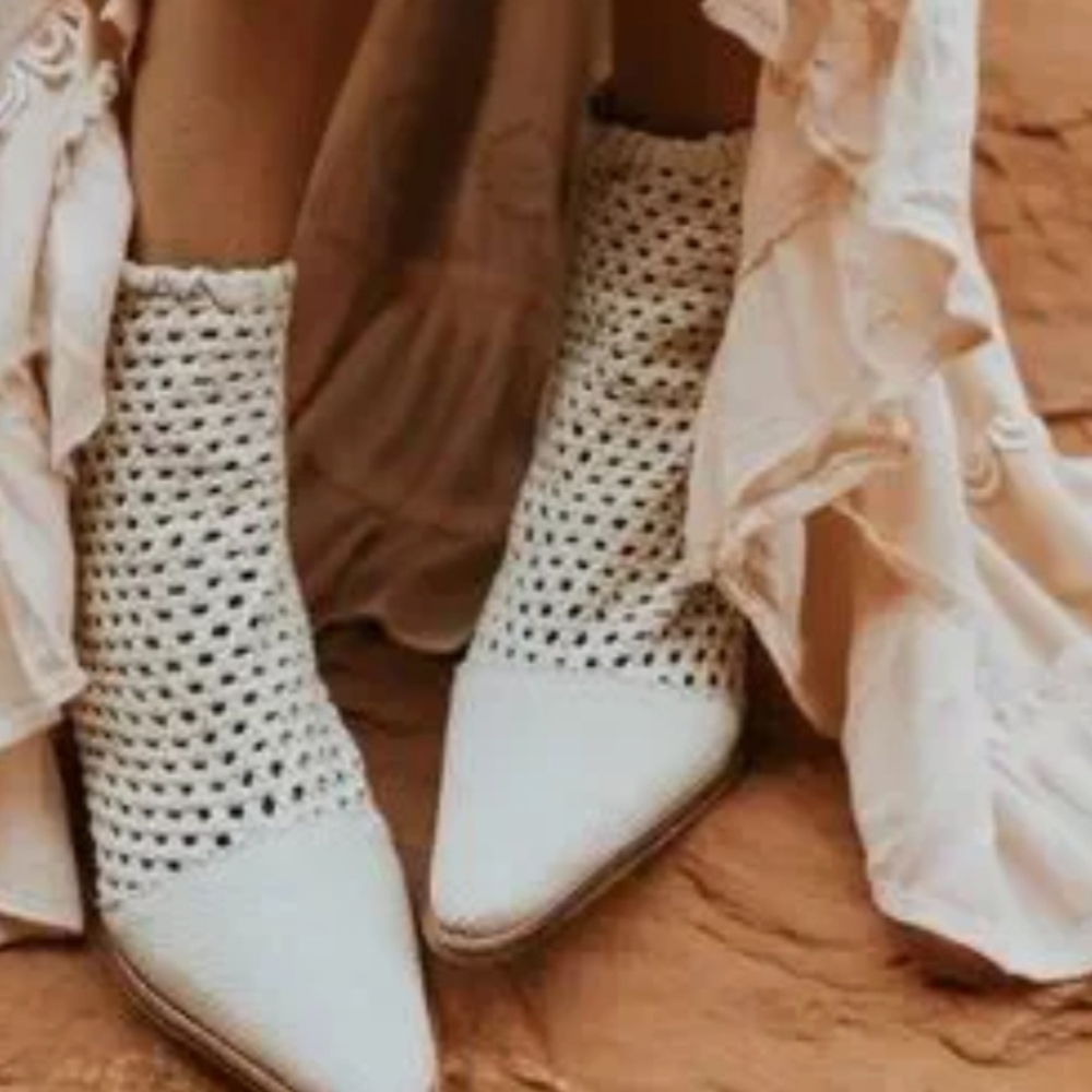 Free People In The Loop Cream Leather Woven Ankle Boots Sz 36